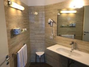 A bathroom at Foresteria La Torretta