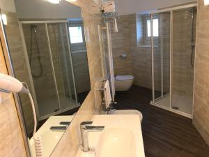 A bathroom at Foresteria La Torretta