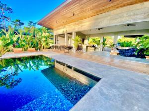 Bazén v ubytování CASA BÚHO nebo v jeho okolí