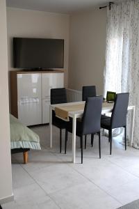 Η κουζίνα ή μικρή κουζίνα στο Apartament Niechorze