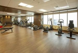 Fitness centrum a/nebo fitness zařízení v ubytování Cozy 3bedroom Apartment