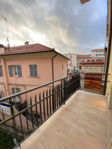 Balkon ili terasa u objektu CASA DANTE: Oneglia Centro-Marina-Spiagge (3 min)