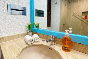 Koupelna v ubytování Renovated Studio in Cancun Beach at the Hotel Zone