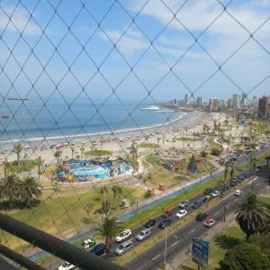 a view of the beach from the top of a building at Linda Vista in Iquique