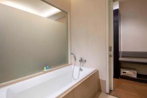 Un baño de Solaris Hotel Malang