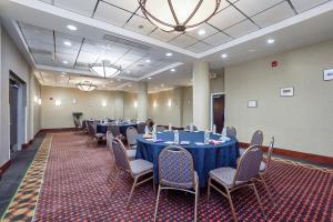 Konferenční prostory v ubytování Harmony Suites Secaucus Meadowlands + 37 fotografií