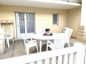 Balkón alebo terasa v ubytovaní Appartement T2 avec Cabine, 4 Couchages, Proche Plage - Saint-Hilaire-de-Riez - FR-1-224-795