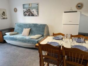 Posedenie v ubytovaní Appartement T2 avec Cabine, 4 Couchages, Proche Plage - Saint-Hilaire-de-Riez - FR-1-224-795