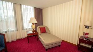 Istumisnurk majutusasutuses Redtop Hotel & Convention Center