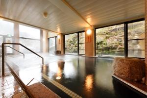 Bazén v ubytování Sansuiso Tsuchiyu Spa nebo v jeho okolí