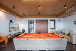 Biliár nebo kulečník v ubytování Marine Stay Pool Villa 300yod ปราณบุรี-สามร้อยยอด บ้านพักติดทะเล พูลวิลล่าติดทะเล