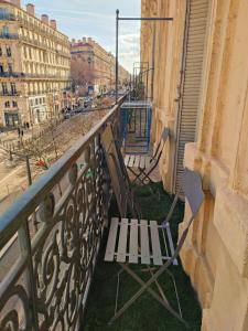 Balkón alebo terasa v ubytovaní Appartemment RUE DE LA REPUBLIQUE, joli et moderne au coeur du centre