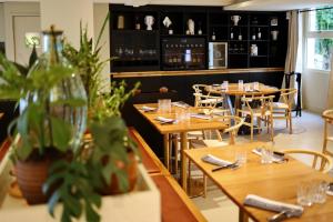 Restaurace v ubytování Logis Hôtel & Restaurant Le Vert Bocage