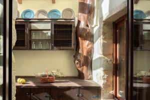 Kép Nicole Villa, an Enchanted Gem, By ThinkVilla szállásáról Embrószneroszban a galériában