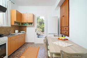 A kitchen or kitchenette at Meji House Még 24 kép