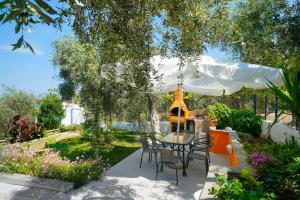 A garden outside Meji House