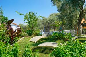 A garden outside Meji House