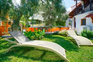 A garden outside Meji House