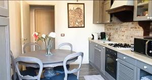 Kuchyň nebo kuchyňský kout v ubytování Ciao Verona Bed and Kitchen