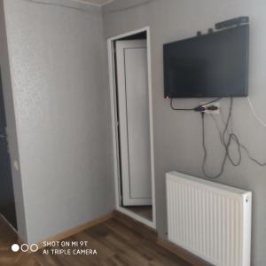 Μια τηλεόραση ή/και κέντρο ψυχαγωγίας στο per day