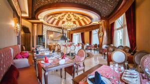 Posezení v ubytování J'adore Deluxe Hotel & Spa Ultra All Inclusive