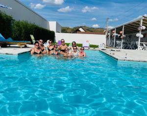 Afbeelding uit fotogalerij van Blue Sky Transalpina in Săsciori +24 foto's