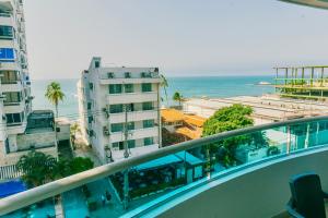 vistas al océano desde el balcón de un edificio en Torres del Lago B-2, en Cartagena de Indias