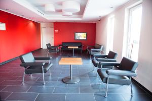 TV a/nebo společenská místnost v ubytování Serways Hotel Spessart
