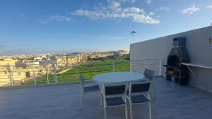 Balkón nebo terasa v ubytování Trilogy Penthouse, Holiday Home, Gozo