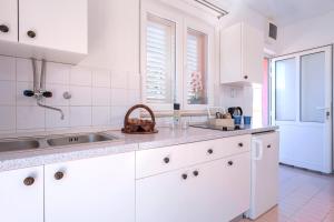 Kuchyňa alebo kuchynka v ubytovaní Apartment Katarina Vrboska