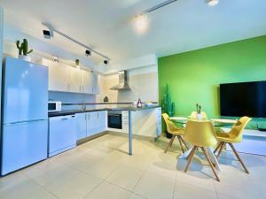 Kuchyň nebo kuchyňský kout v ubytování Tropical Rest Apartment