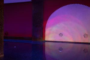 Bazén v ubytování Nobu Hotel Marrakech nebo v jeho okolí