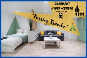 Posteľ alebo postele v izbe v ubytovaní ※Perrier Tranche※ Emplacement Central ⁕ Charmant