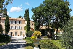 Taman di luar Gîte Le Nathalie Meublé de tourisme 4 étoiles Le Moulin de Prédelles