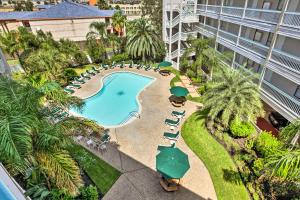 Πισίνα στο ή κοντά στο Pool and Ocean Views Beachfront Condo in Galveston