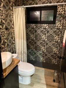 Koupelna v ubytování Cabaña en sector Aquelarre, Lago Vichuquén