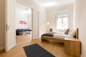 Posteľ alebo postele v izbe v ubytovaní Kresz Geza 29 Westend Station 2 bedrooms+Living AC