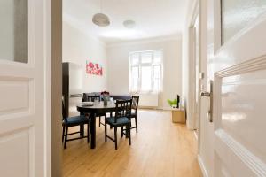 Posedenie v ubytovaní Kresz Geza 29 Westend Station 2 bedrooms+Living AC