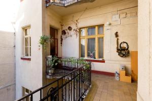 Balkón alebo terasa v ubytovaní Kresz Geza 29 Westend Station 2 bedrooms+Living AC