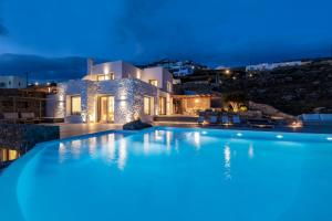 Bazén v ubytování My Castle House - MG Villas Mykonos nebo v jeho okolí
