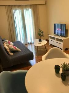 Kép Cozy Flat in Athens City Centre - 30 secs walking Ampelokipoi Metro Station szállásáról Athénban a galériában