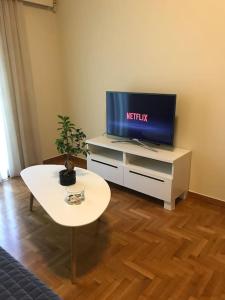 Kép Cozy Flat in Athens City Centre - 30 secs walking Ampelokipoi Metro Station szállásáról Athénban a galériában