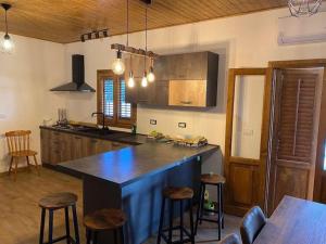 A kitchen or kitchenette at Chalet in campagna