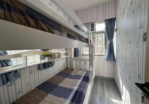 Nhà bếp/bếp nhỏ tại 3BR Romantic apt, 2mins MTR, 8pax