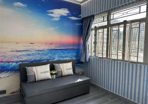 Khu vực ghế ngồi tại 3BR Romantic apt, 2mins MTR, 8pax
