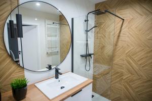 Kúpeľňa v ubytovaní Nowoczesny apartament Ludova
