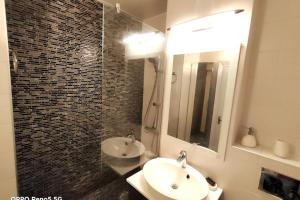 Afbeelding uit fotogalerij van Ultracentral Ploiesti Apartment-Free Private Parking in Ploieşti +9 foto's