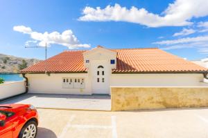 Gallery image of Reful Top modern facility with large terrace or balcony in Metajna