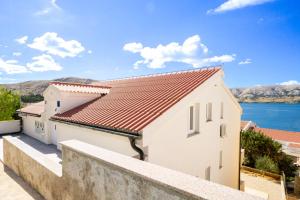 Gallery image of Reful Top modern facility with large terrace or balcony in Metajna