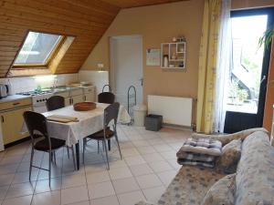 Kuchyňa alebo kuchynka v ubytovaní Apartment in Siofok - Balaton 43120 + 21 fotografií